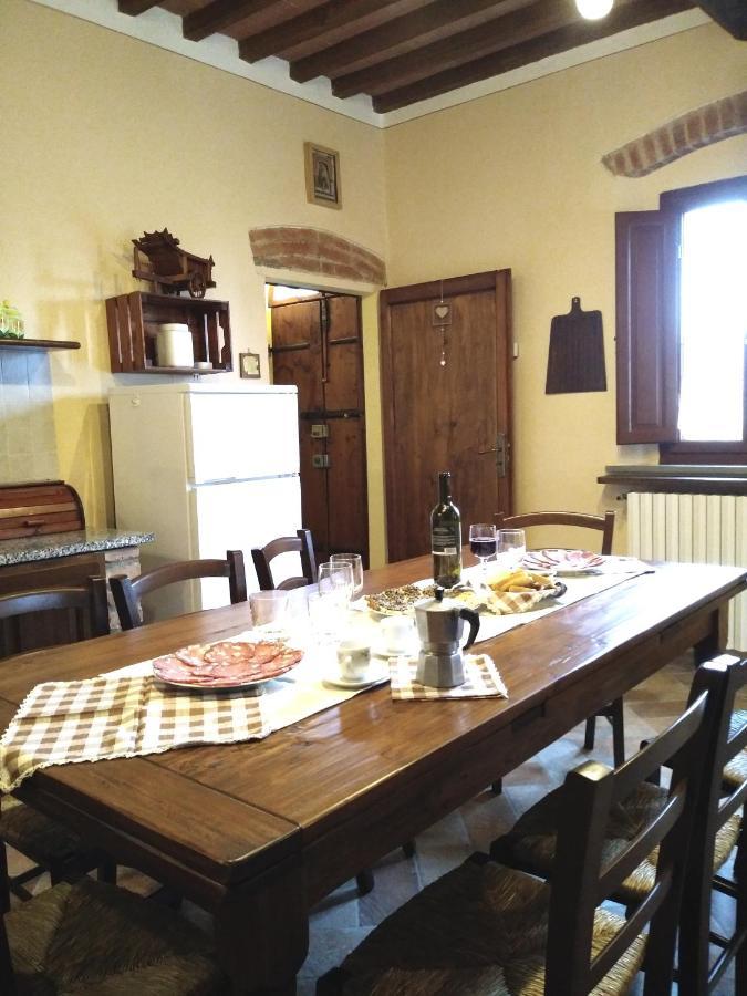 Podere Il Leccione Palaia Luaran gambar