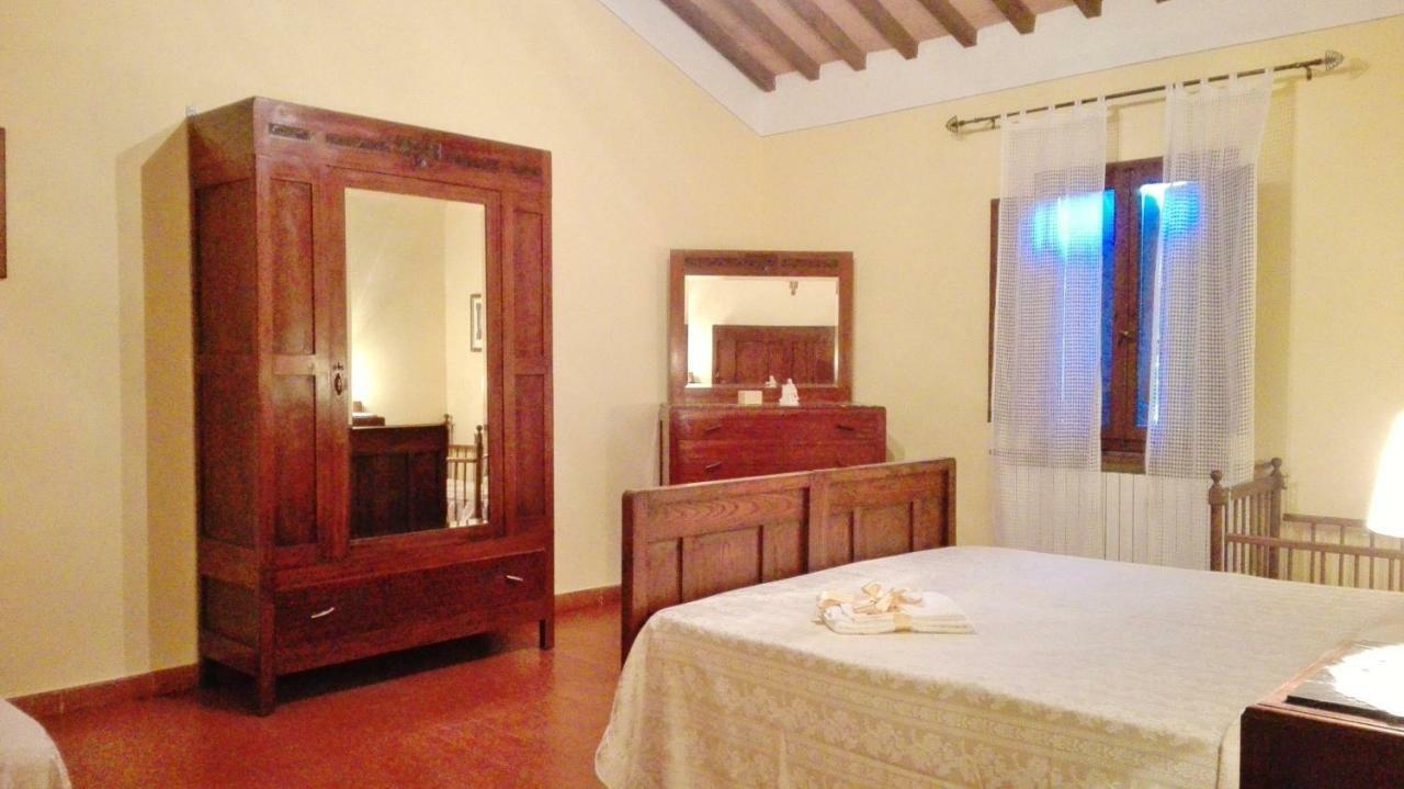 Podere Il Leccione Palaia Luaran gambar