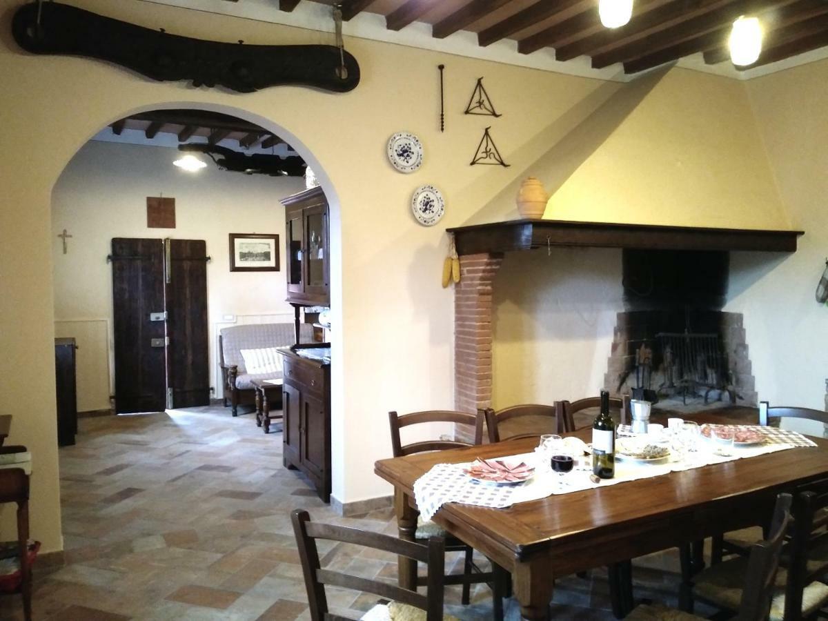 Podere Il Leccione Palaia Luaran gambar