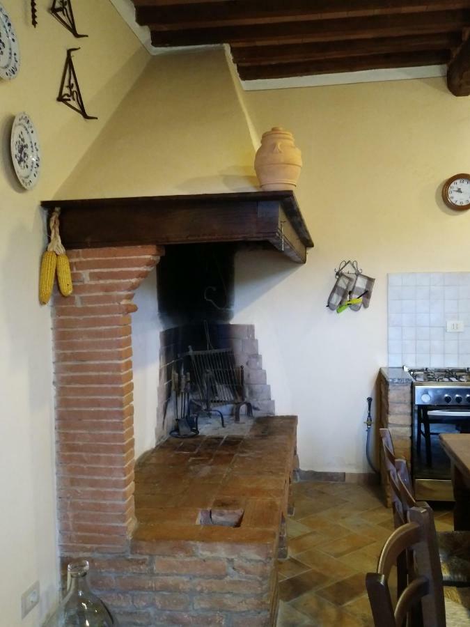 Podere Il Leccione Palaia Luaran gambar